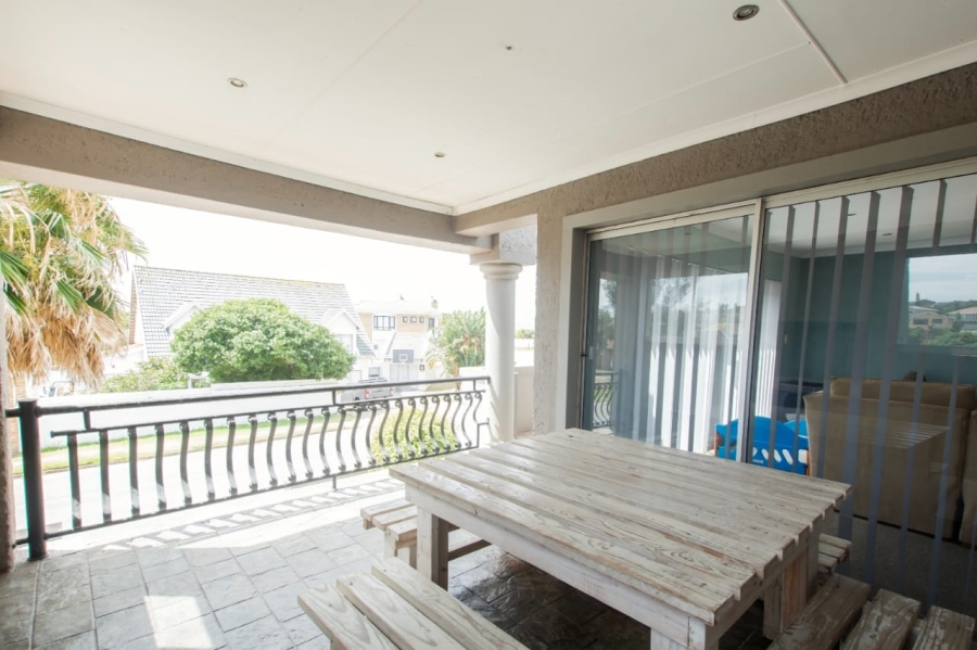 4 Bedroom Property for Sale in Kabeljauws Eastern Cape